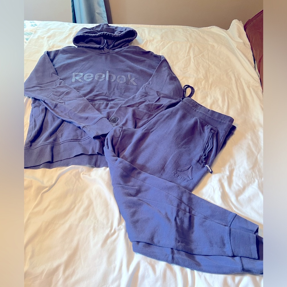 Women’s size XL Reebok sweatsuit